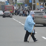 Зачем казанские бабушки перебегают дорогу и почему их не остановить