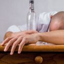 Нарколог предостерег россиян от употребления алкоголя во время самоизоляции