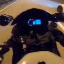 Россиянка выжила при падении с мчащегося мотоцикла и сняла это на видео