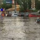 Река Лыбидь в Киеве вышла из коллектора и затопила улицы