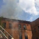 В Казани сегодня горел не до конца расселенный дом 19 века постройки