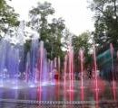 Киевлянам показали видео, как работает новый свето-музыкальный фонтан в Сырецком парке