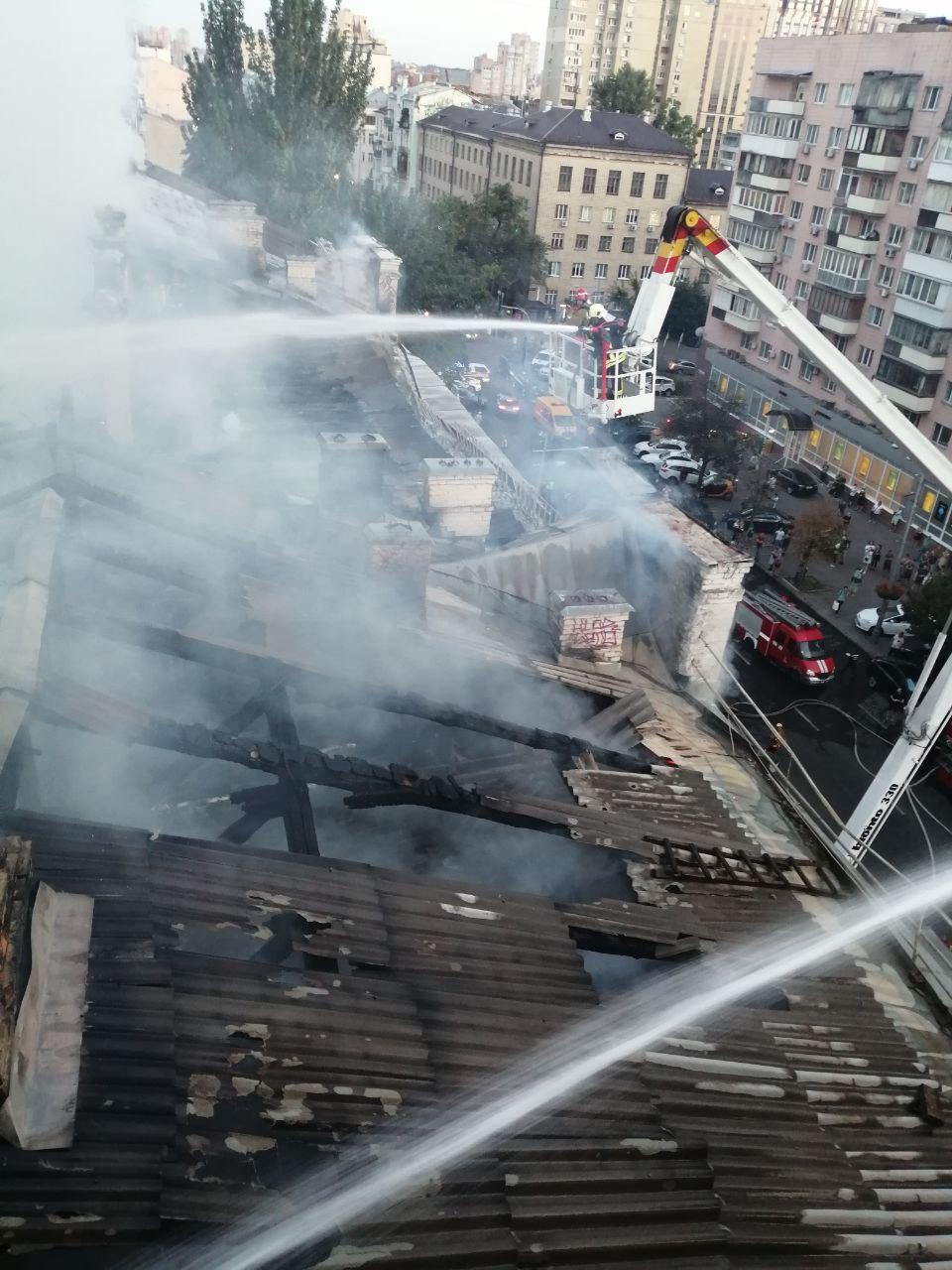 В центре Киева горел дом возле костела св. Николая