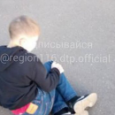В Казани разыскивают парня, который на самокате сбил ребенка. У мальчика перелом
