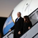 Самолет вице-президента США столкнулся с птицами