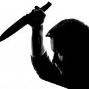Бил спящего товарища ножом: жителя Казани обвиняют в покушении на убийство
