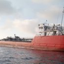 Аварийный российский танкер в Азовском море отбуксовали на стоянку