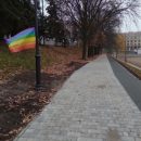 На территории парка у Черного озера в Казани неизвестные развесили флаги ЛГБТ