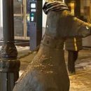 Вандалы в Казани сломали скульптуру, посвященную выброшенным животным