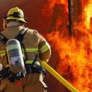 Пожарные в Казани спасли из горящего дома 11 человек, в том числе двух младенцев