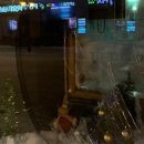 Вандалы разбили стекло магазина на Баумана в Казани