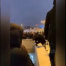 Парень на митинге в Казани убегал от полиции и спрыгнул прямо с улицы в подземный переход
