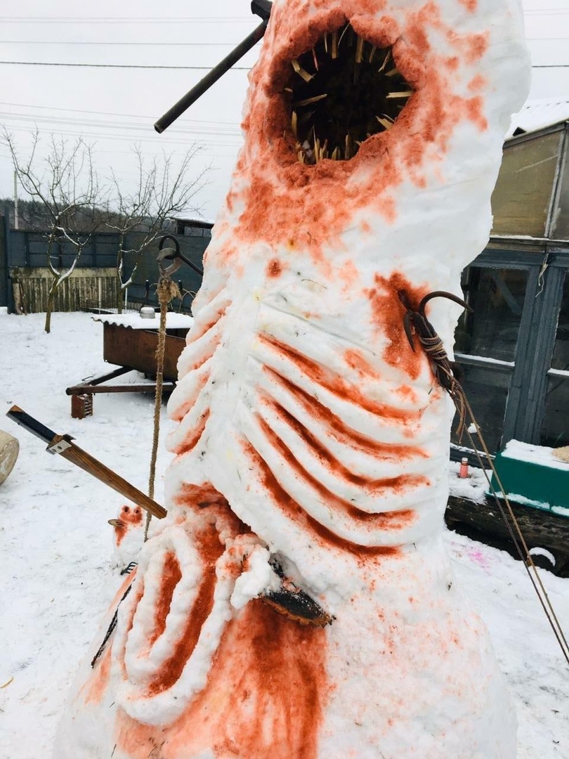 Странный снеговик сделал казанец в январе 