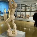 Эрмитаж получил жалобу о развратном влиянии обнаженных скульптур на детей