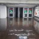 Ливень снова затопил одну из станций метро Киева