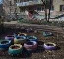 Дворы в Киеве продолжают очищать от автомобильных шин