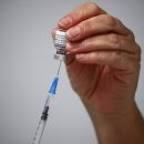 Названы сроки готовности вакцины от нового штамма
