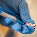 В российском регионе ввели обязательную вакцинацию для пожилых