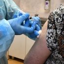 Российский вирусолог рассказал о степени защиты прививки от COVID-19