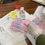 Коммунальщик в Киеве требовал взятку за размещение рекламы Коммунальщик в Киеве требовал взятку за размещение рекламы