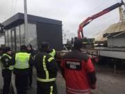 В Киеве демонтировали нелегальные автозаправочные станции В Киеве демонтировали нелегальные автозаправочные станции