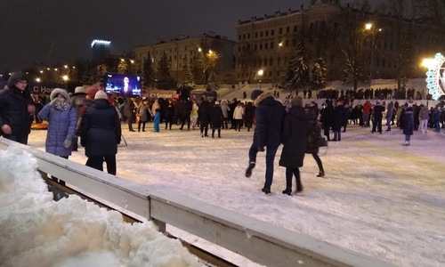 В парке «Черное озеро» временно закроют каток