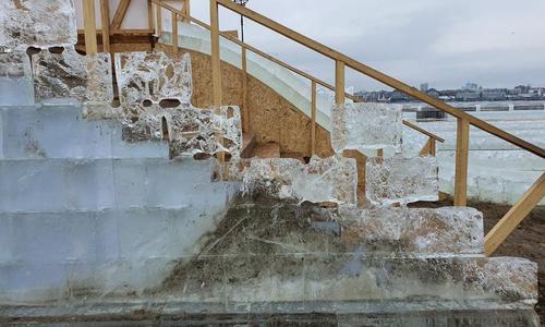 В Казани ледовый городок демонтируют раньше времени. В мэрии назвали причину В Казани ледовый городок демонтируют раньше времени. В мэрии назвали причину
