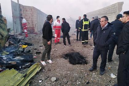 Все пассажиры рухнувшего в Иране украинского самолета погибли Все пассажиры рухнувшего в Иране украинского самолета погибли