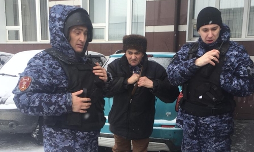 В Казани пенсионер «заминировал» крыльцо Минэкономики РТ В Казани пенсионер «заминировал» крыльцо Минэкономики РТ