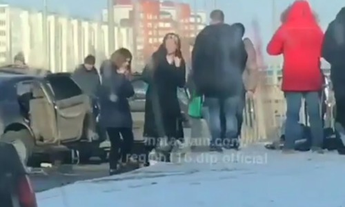 В Казани в аварии погибли два человека, разбившись о бетонное ограждение метро В Казани в аварии погибли два человека, разбившись о бетонное ограждение метро