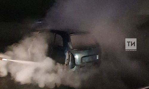 В Арском районе водитель получил серьезные ожоги, пока тушил свою машину