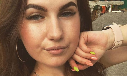 Студентку из Казани, утонувшую на Бали, похоронили в поселке Васильево Студентку из Казани, утонувшую на Бали, похоронили в поселке Васильево