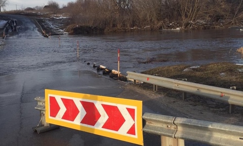 Из-за подъема Свияги в Татарстане подтопило два моста Из-за подъема Свияги в Татарстане подтопило два моста