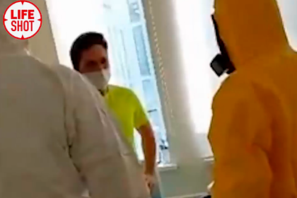 Появилось видео со смартфона Пескова с Путиным в больничной палате в Коммунарке Появилось видео со смартфона Пескова с Путиным в больничной палате в Коммунарке