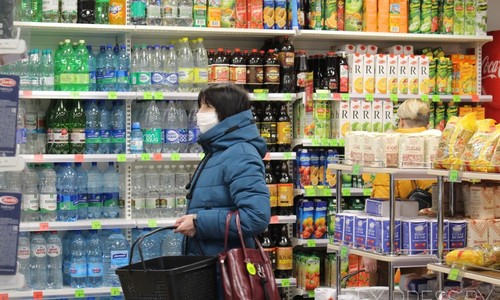 В Татарстане запретят находиться без масок в магазинах и общественном транспорте В Татарстане запретят находиться без масок в магазинах и общественном транспорте