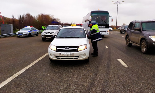 Полиция Татарстана продолжает контролировать пассажирские автобусы и такси