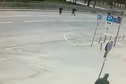 Погоня оперативников за получателем взятки для майора полиции попала на видео Погоня оперативников за получателем взятки для майора полиции попала на видео
