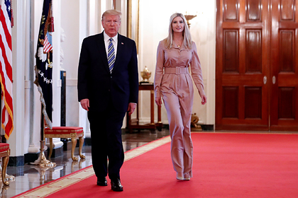 В наряде дочери Трампа увидели тайное послание о борьбе с коронавирусом В наряде дочери Трампа увидели тайное послание о борьбе с коронавирусом