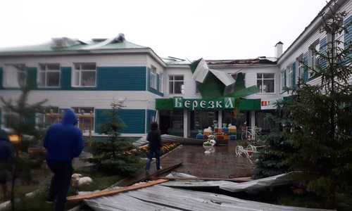 В Татарстане сильным ветром снесло крышу детского сада