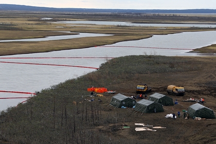 Определены сроки очистки водоемов от топлива в Норильске Определены сроки очистки водоемов от топлива в Норильске