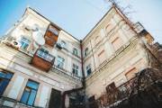 На Ярославом Валу застройщик пристроил к историческому зданию 5 этажей под землей На Ярославом Валу застройщик пристроил к историческому зданию 5 этажей под землей