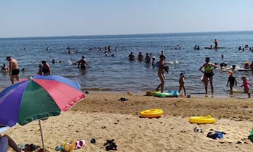 Ходим не купаться, а стирать: жители Татарстана объяснили ажиотаж на пляжах в Лаишево Ходим не купаться, а стирать: жители Татарстана объяснили ажиотаж на пляжах в Лаишево