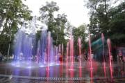 Киевлянам показали видео, как работает новый свето-музыкальный фонтан в Сырецком парке Киевлянам показали видео, как работает новый свето-музыкальный фонтан в Сырецком парке