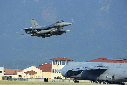 Пилот истребителя F-16 погиб во время учений Пилот истребителя F-16 погиб во время учений