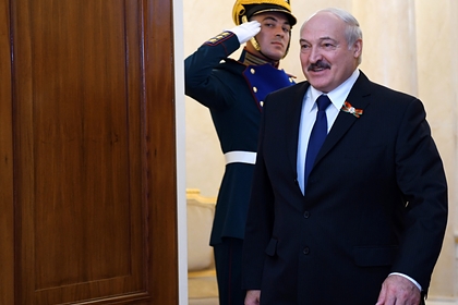 Лукашенко рассказал о зависти россиян и украинцев к белорусам Лукашенко рассказал о зависти россиян и украинцев к белорусам