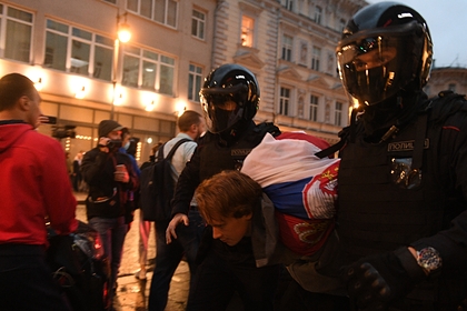Полиция назвала число задержанных на акции в центре Москвы Полиция назвала число задержанных на акции в центре Москвы