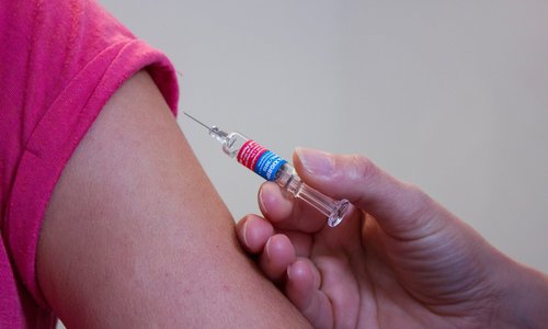 Врач рассказал, чего нельзя делать в день вакцинации от коронавируса Врач рассказал, чего нельзя делать в день вакцинации от коронавируса
