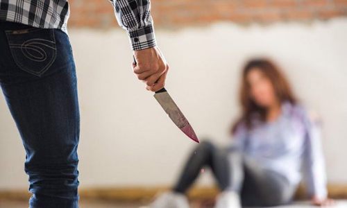 Житель Казани во время ссоры набросился на жену с ножом. Женщина в больнице Житель Казани во время ссоры набросился на жену с ножом. Женщина в больнице