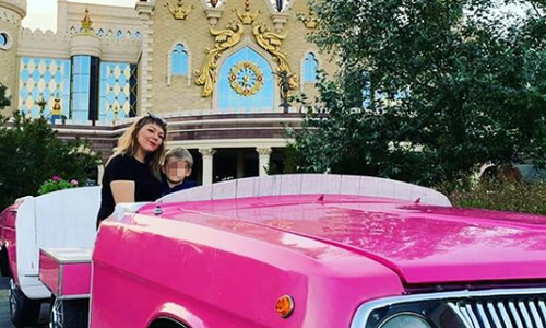 Мать из Татарстана, прославившаяся избиением сына, поздравила его с днем рождения в Инстаграме Мать из Татарстана, прославившаяся избиением сына, поздравила его с днем рождения в Инстаграме