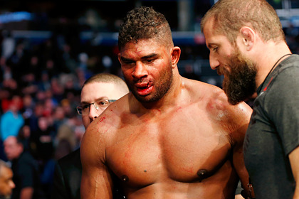 Оверим победил Сакаи в главном бою турнира UFC Fight Night 176 Оверим победил Сакаи в главном бою турнира UFC Fight Night 176